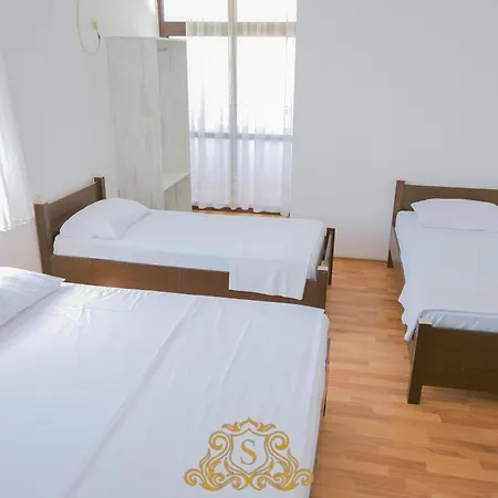 Hotel Sorrente Golem (Tirana)