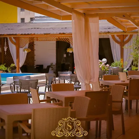 Sorrente فندق 4*